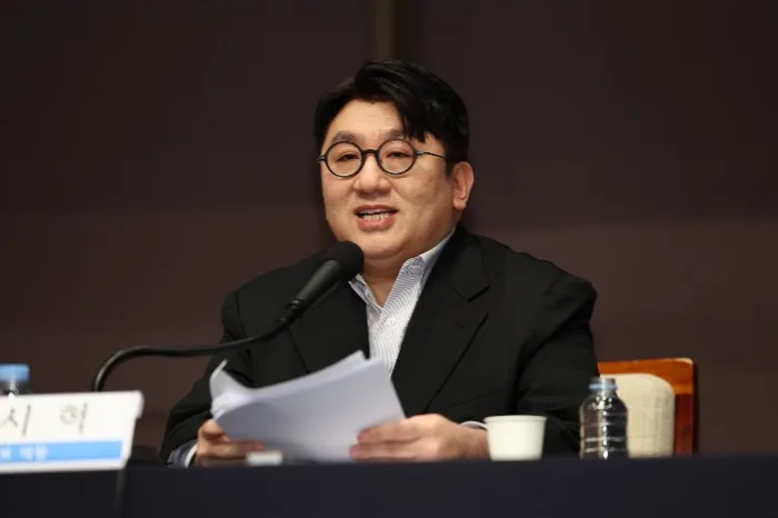 Bang Si hyuk: From BTS Success to HYBE’s Biggest Challenge Bang Si hyuk: From BTS Success to HYBE’s Biggest Challenge