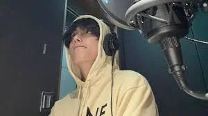 BTS V Teases New Album With Studio Clips, Sending ARMY Into Speculation Frenzy BTS V Teases New Album With Studio Clips, Sending ARMY Into Speculation Frenzy